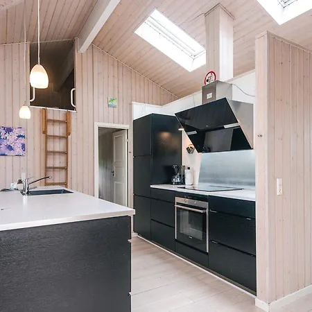 10 Person In Ansager-by Traum * Ansager