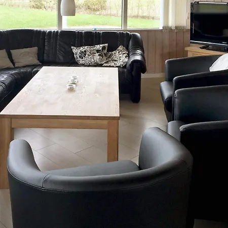 10 Person In Ansager-by Traum *