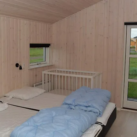 10 Person In Ansager-by Traum