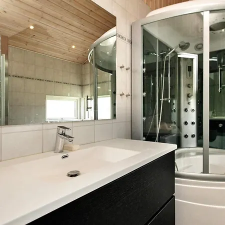 10 Person In Ansager-by Traum * Ansager