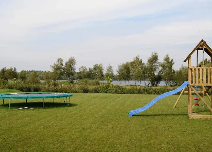 10 Person In Ansager-by Traum
